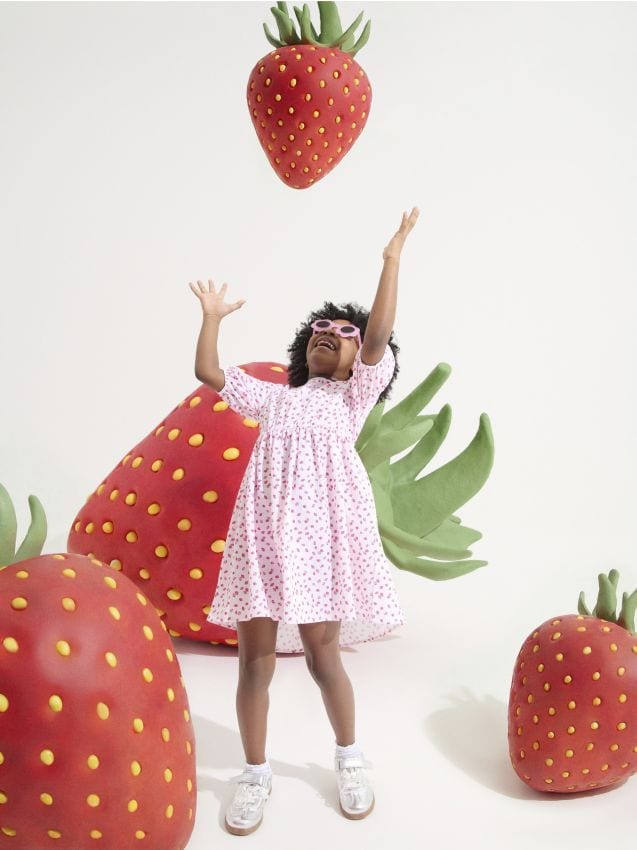 Sinsay - Sukienka babydoll ze wzorem - kremowy