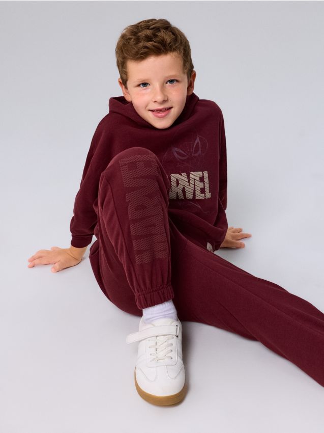 Sinsay - Pantaloni sport lejeri Marvel - bordo