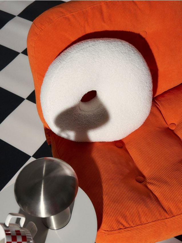 Sinsay - Vankúš šiška - biela