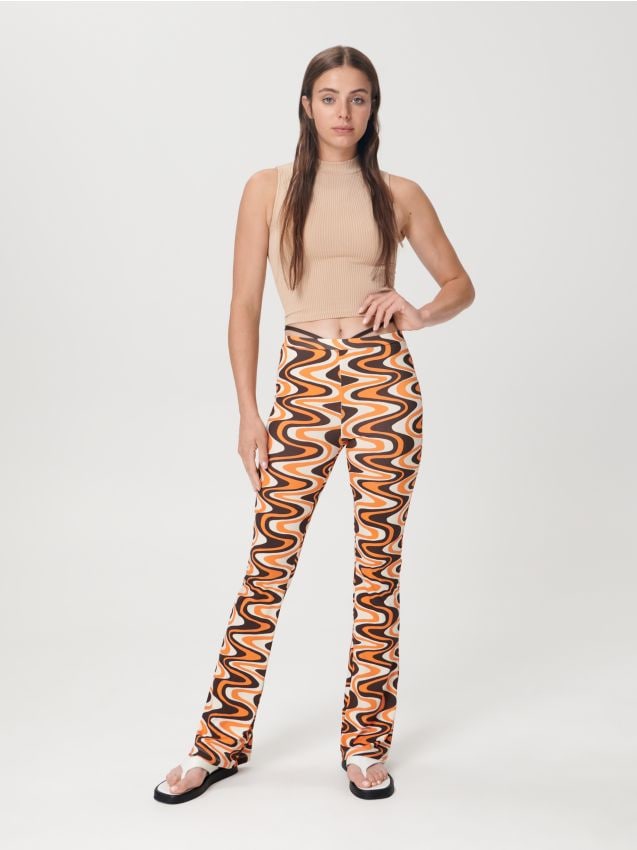 Sinsay women's trousers – the hottest cuts and patterns.