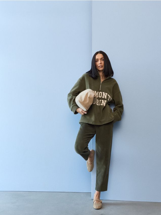 Sinsay - Pantaloni din reiat mom fit - verde