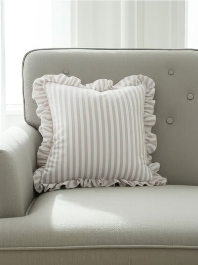 Dekoratyvinė pagalvėlė su raukiniais