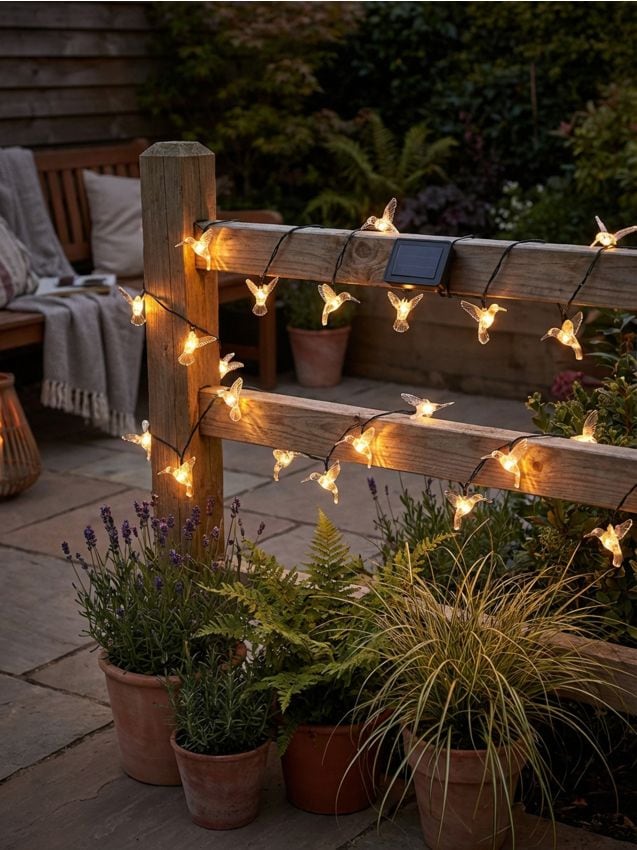 Sinsay - Ghirlandă solară LED cu motiv de colibri - alb