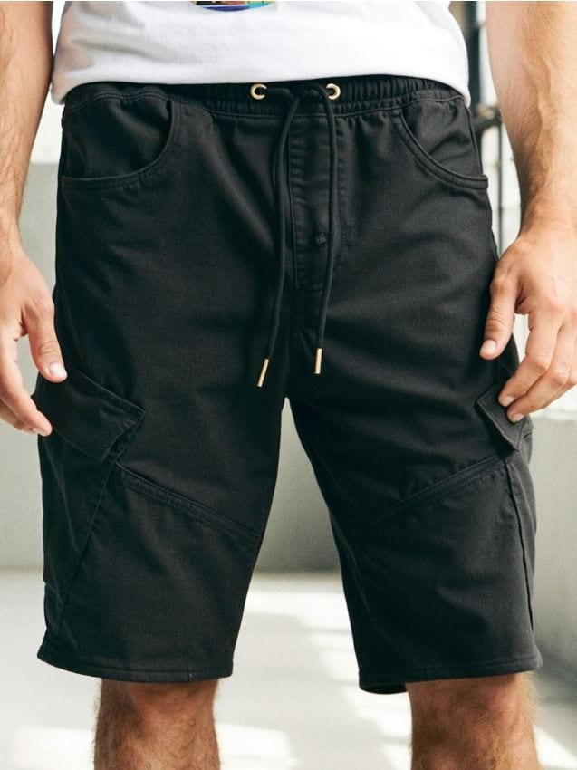 Sinsay - Pantaloni scurți jogger, din denim - negru