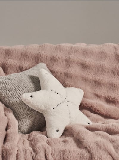 Poduszka ze świątecznym motywem w kształcie gwiazdy