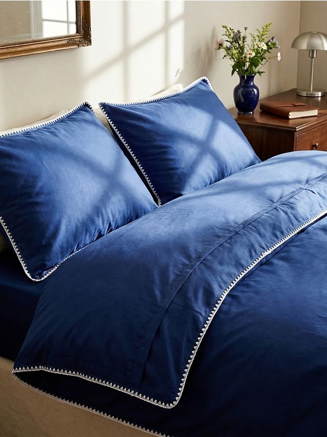 Sinsay - Set de lenjerie de pat din satin cu finisaj decorativ - bleumarin