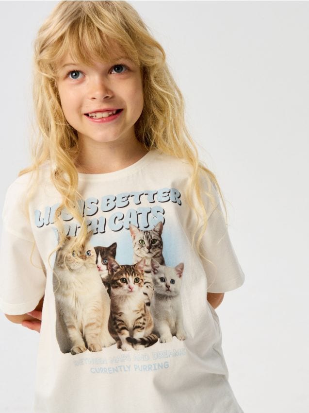 Sinsay - Tricou oversize din bumbac cu imprimeu cu pisici - crem