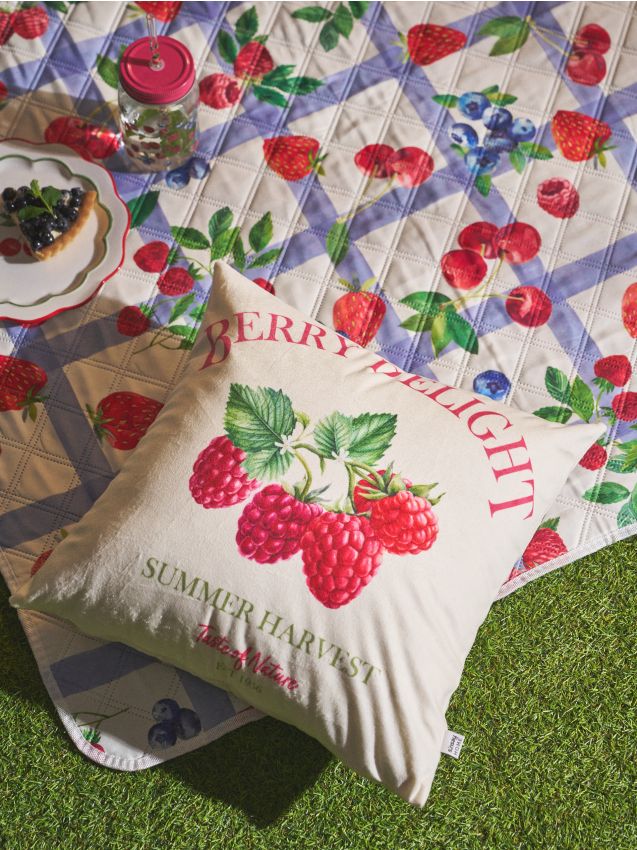 Sinsay - Husă pentru pernă cu motiv de zmeură - crem