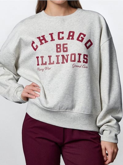 Кофта з круглим вирізом