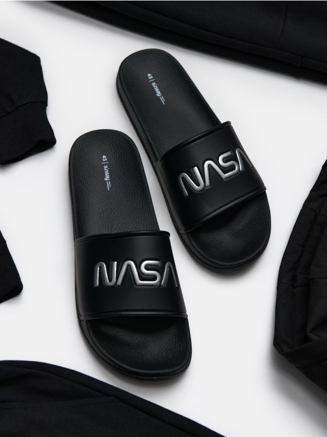 Sinsay Sinsay - Σαγιονάρες NASA - μαυρο