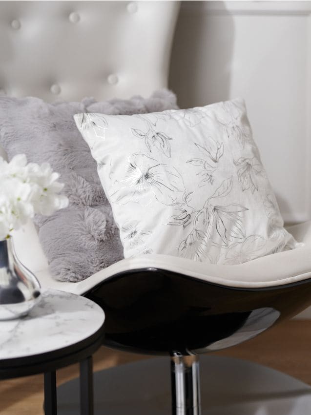 Sinsay - Ozdobná obliečka na vankúš - biela