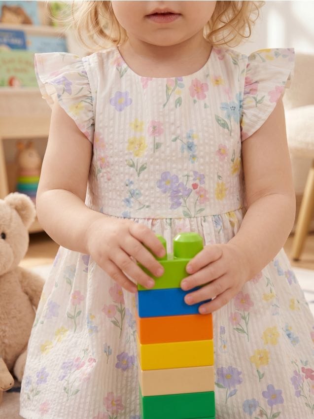 Sinsay - Rochie din bumbac cu model floral și mâneci cu volane - crem