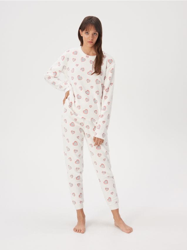 Fluffy pyjama set with heart print Color white - SINSAY - XY609-00X