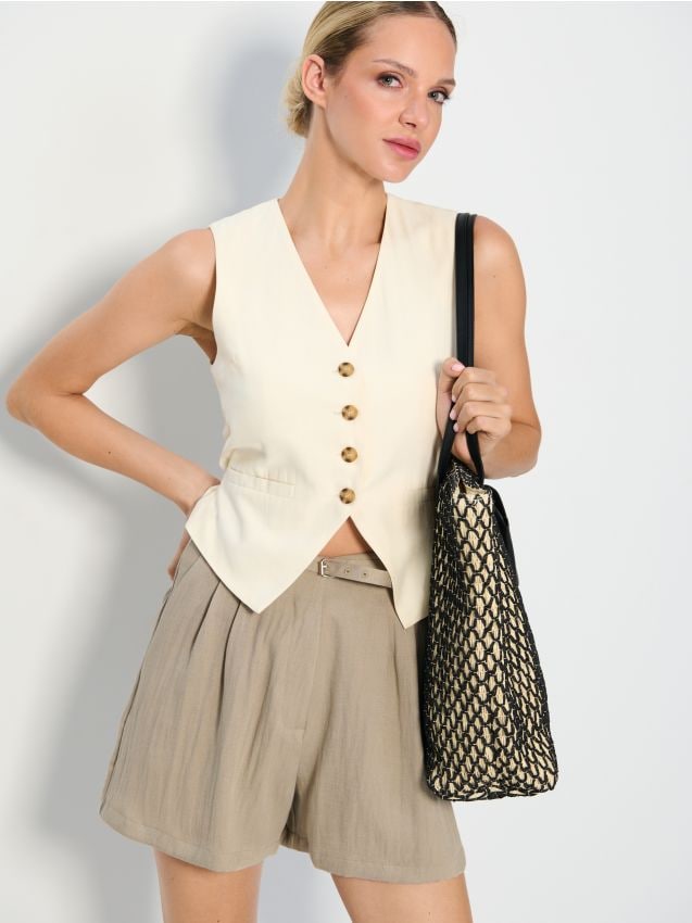 Шорти в стилі smart casual - SINSAY